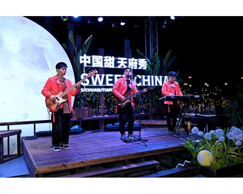 “中国甜 天府秀”糖酒会展城融合 系列消费活动引燃蓉城