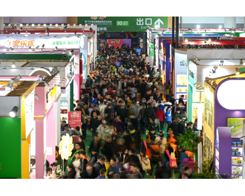 加拿大驻华大使，糖酒会上直播带货！还有他们跨国组团而来